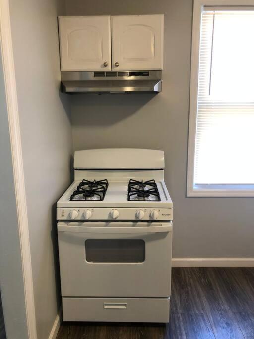Private 2-Bedroom With Free Parking And Direct Bus To Nyc Manhattan Only 2 Blocks Away Лінден Екстер'єр фото